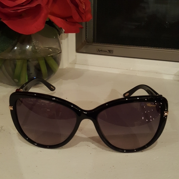 Chopard Women's black Sunglasses - Picture 2 of 8